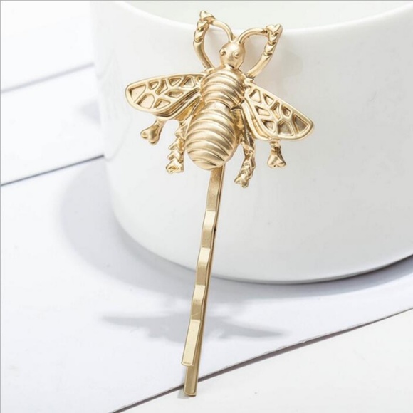 "Bee-autiful" Vintage Bee Gold Nature Hair Pins - Picture 6 of 9